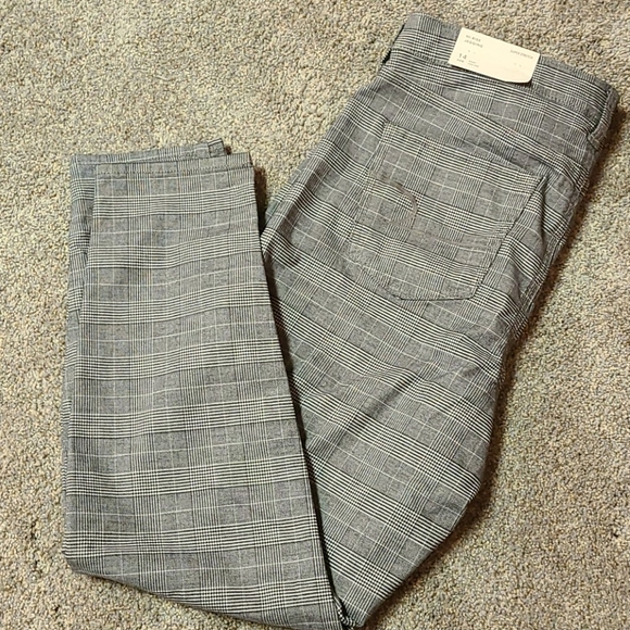 stretch high rise pant short - Picture 5 of 7